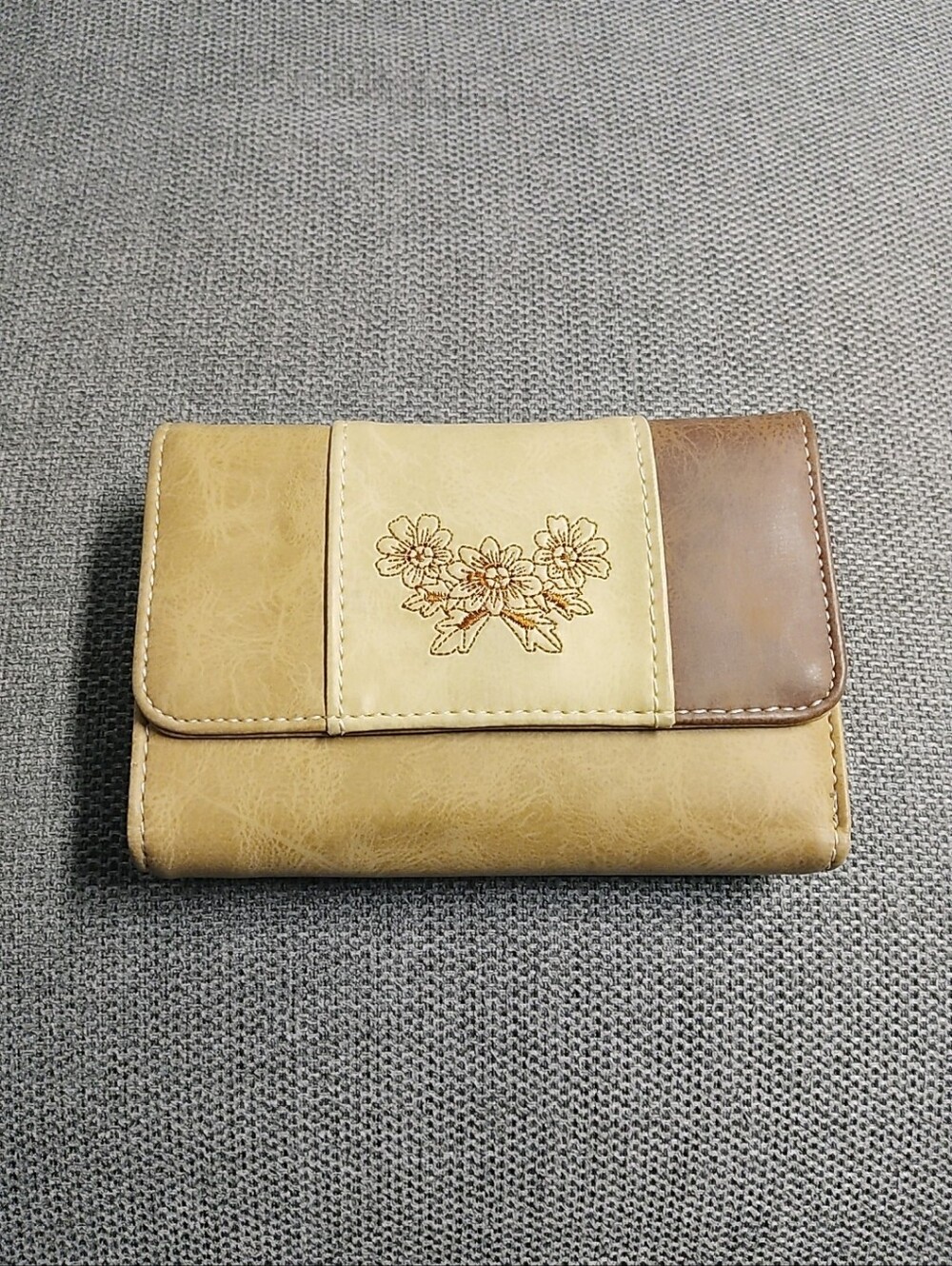 Floral Accent Women’s Wallet